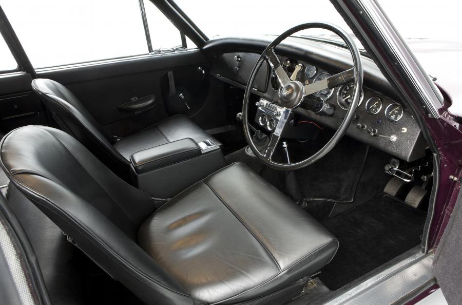 Интерьер Jensen 541R 1957 года  (фото 4 из 17)